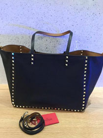 Valentino Garavani Rockstud calfskin shopper bag 0579 black