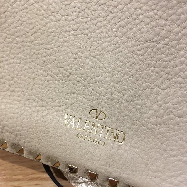 Valentino Garavani Rockstud calfskin shopper bag 0579 white