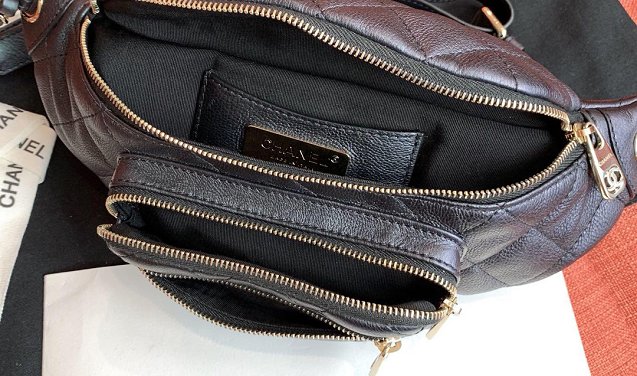 2019 CC original Iridescent grained calfskin waist bag AS0556 black