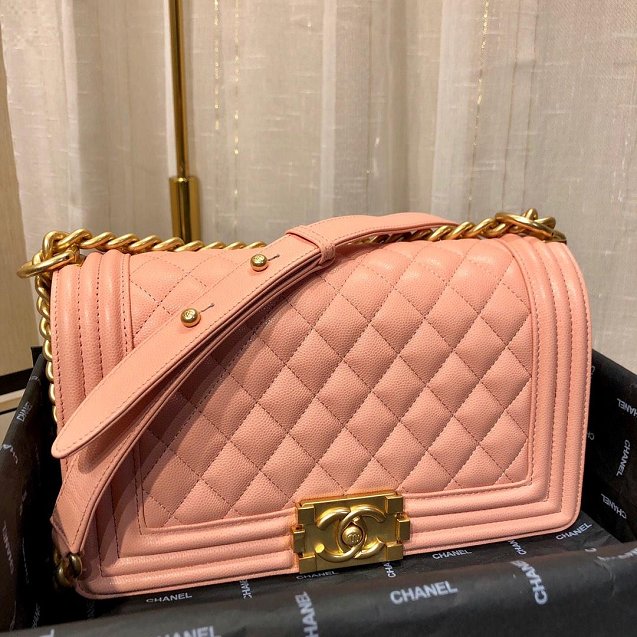 CC original small-grained calfskin medium boy handbag 67086 light pink