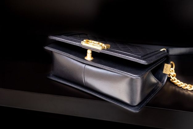 CC original customized lambskin boy handbag A67086 black(bright gold)