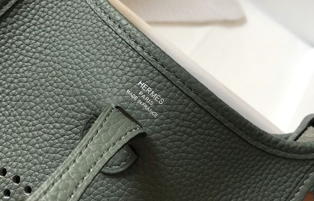 Hermes original togo leather mini evelyne tpm 17 shoulder bag E17 vert amande