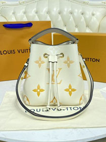 2021 Louis vuitton original embossed calfskin neonoe BB bag M45716 white