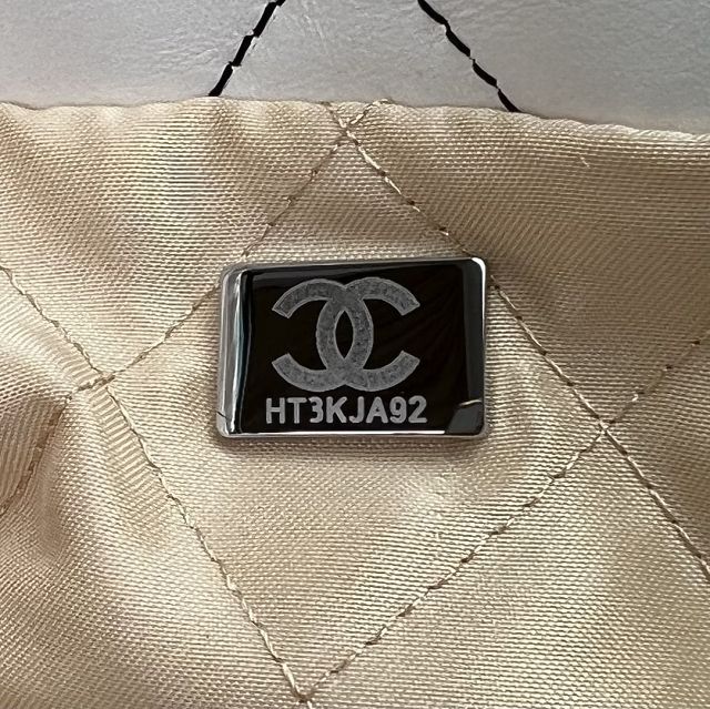 CC original calfskin 22 medium handbag AS3261 white&black