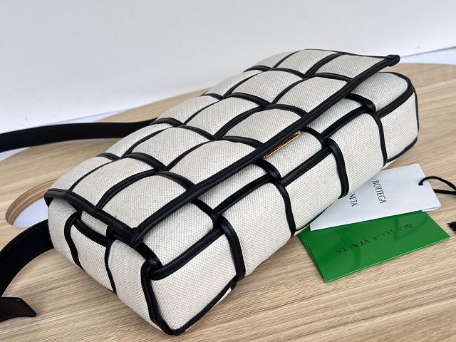 BV original canvas padded cassette bag 710210 white&black