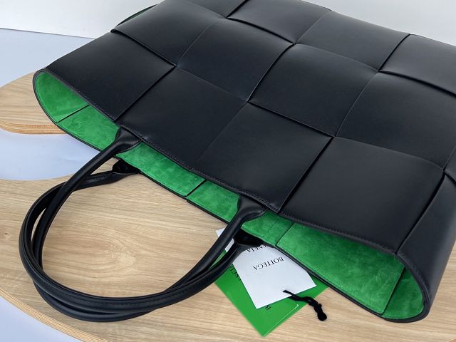 BV original calfskin large arco tote bag 680165 black&green