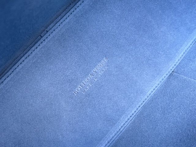 BV original grained calfskin medium arco tote bag 609175 deep blue