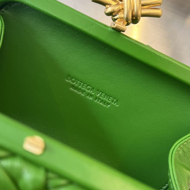 BV original calfskin knot pouch 717622 green