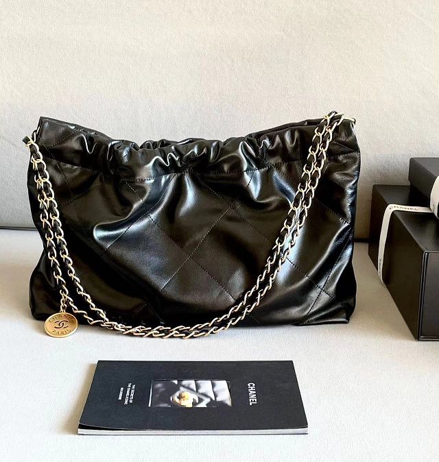 2024 CC original calfskin 22 handbag AS4486 black&white