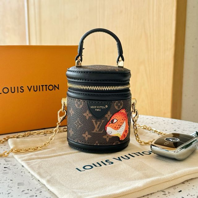 Louis vuitton original vanity bag charm M00817