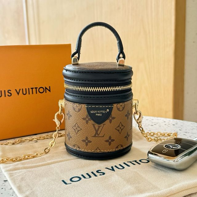 Louis vuitton original vanity bag charm M00817