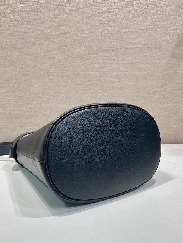 Prada original  calfskin bucket bag with belt 1BE085 black