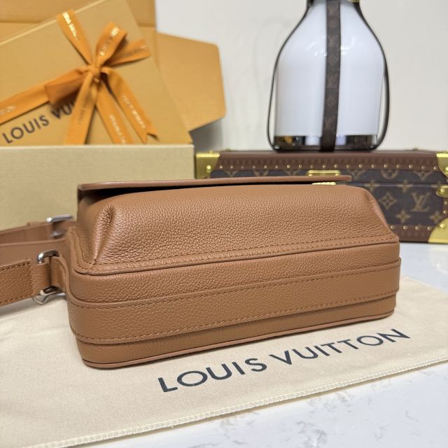 Louis vuitton original calfskin boarding messenger bag M25981 brown