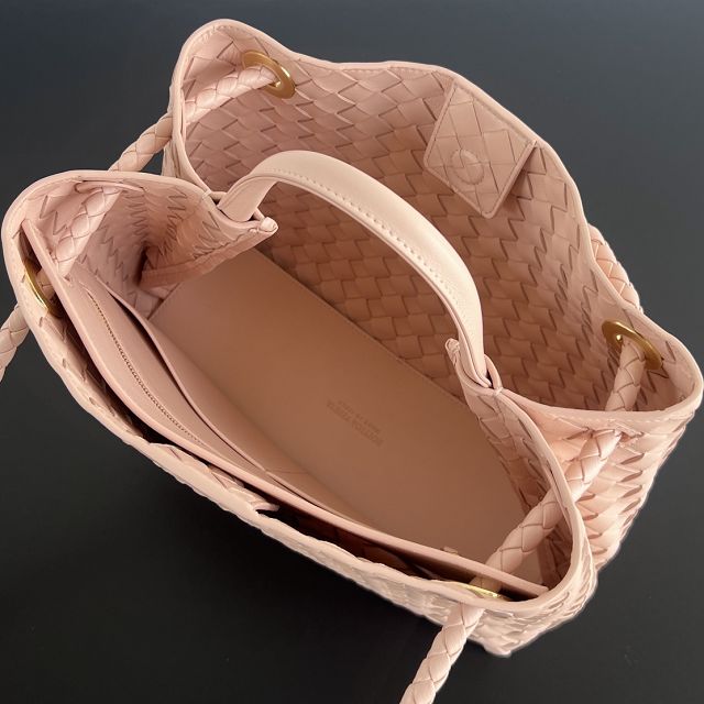 BV original lambskin small andiamo 743568 seashell	