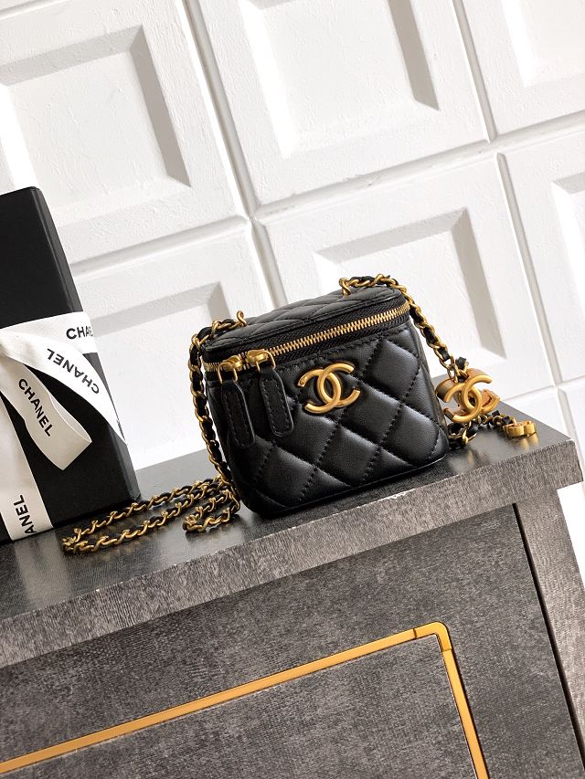 CC original lambskin small vanity with chain AP3937 black