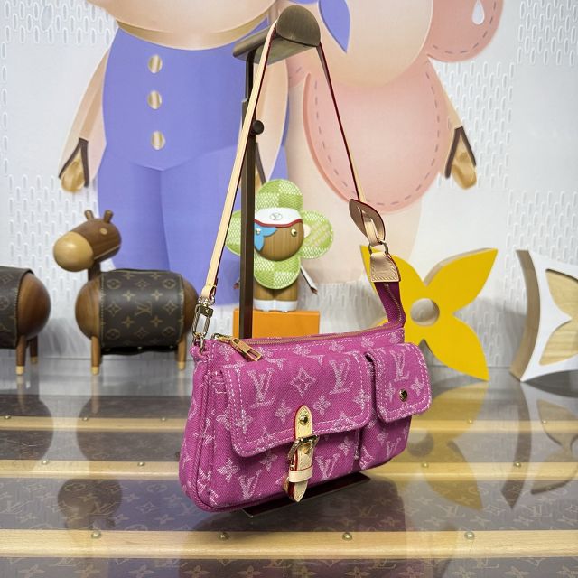Louis vuitton original denim pochette accessoire cargo M27602 pink