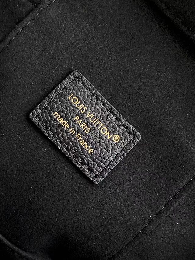 Louis vuitton original calfskin low key vanity pouch M27505 black