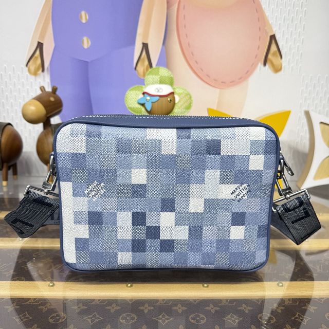 Louis vuitton original denim trio messenger bag M28601 blue