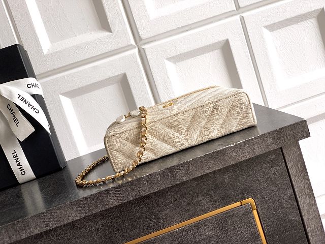 CC grained calfskin vanity with chain  AP5212 light beige