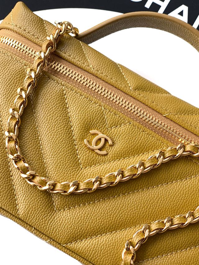 CC grained calfskin vanity with chain  AP5212 yellow