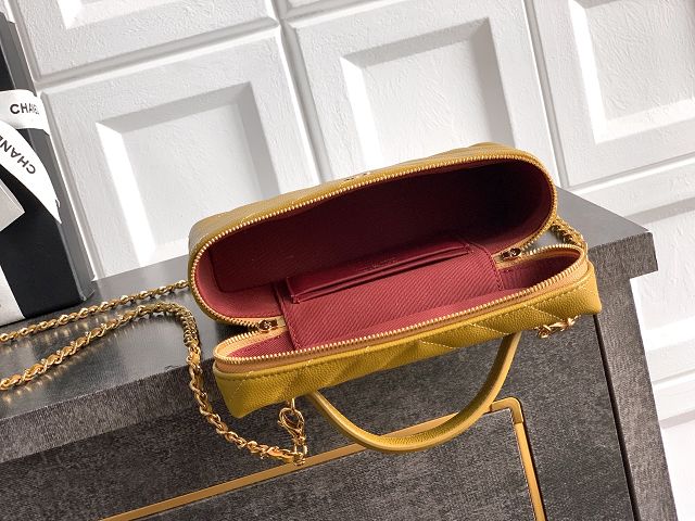 CC grained calfskin vanity with chain  AP5212 yellow