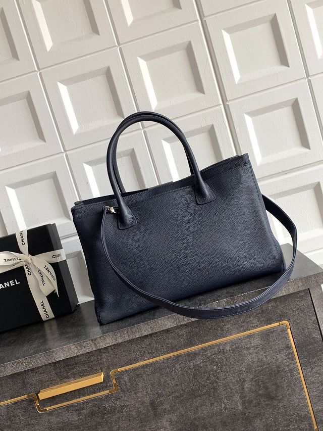 CC grained calfskin medium tote bag AS2157 dark blue