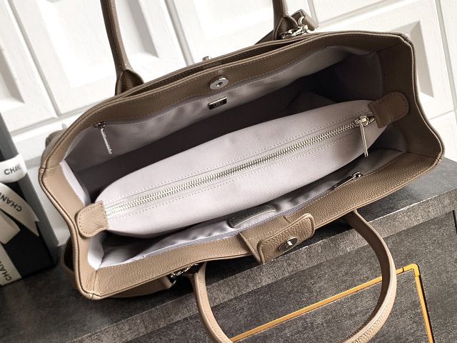 CC grained calfskin medium tote bag AS2157 light brown