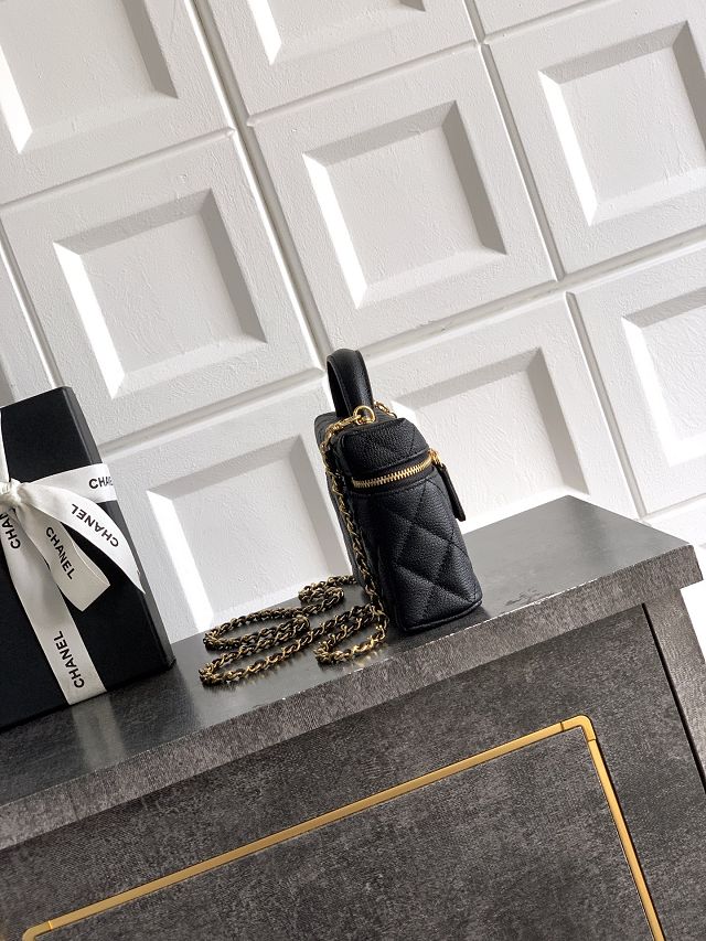 CC calfskin vanity with chain AP5195 black