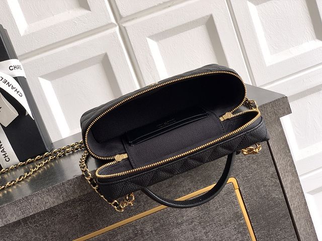 CC calfskin vanity with chain AP5195 black