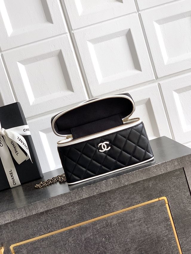 CC lambskin vanity with chain AP5240 black