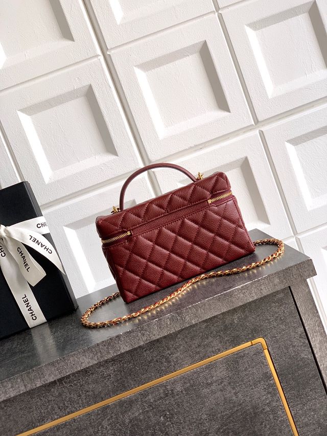 CC calfskin vanity with chain AP5195 bordeaux