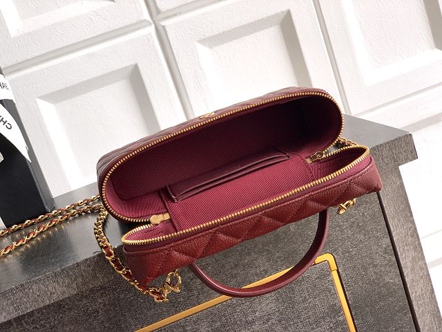 CC calfskin vanity with chain AP5195 bordeaux