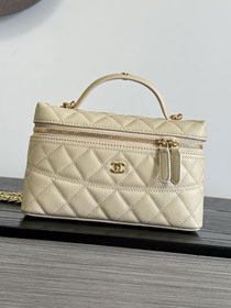 CC grained calfskin vanity with chain AP5475 beige