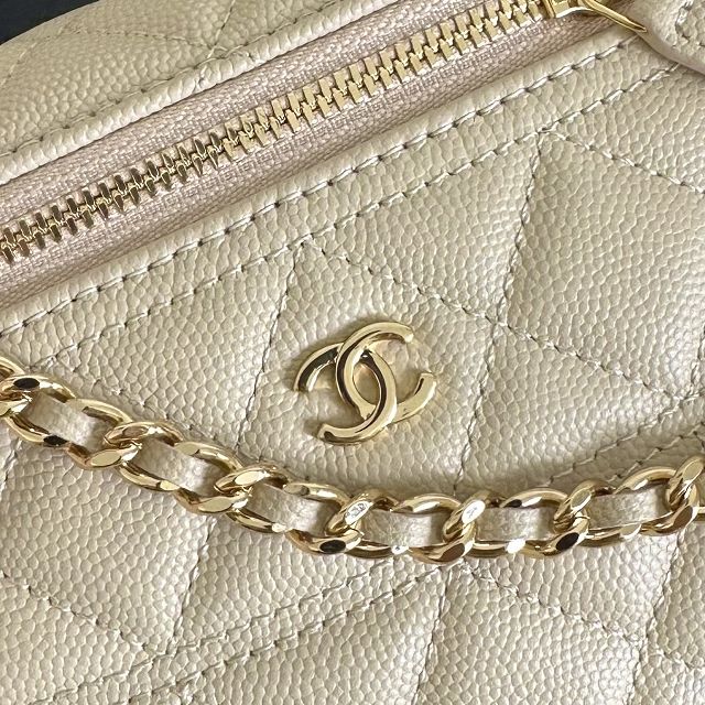CC grained calfskin vanity with chain AP5475 beige