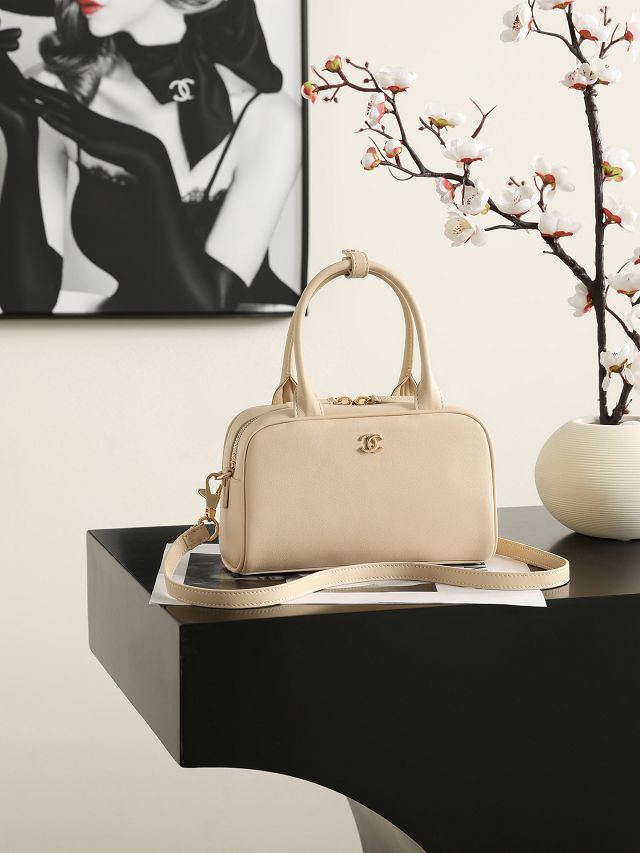 CC calfskin clutch with strap AP5528 beige