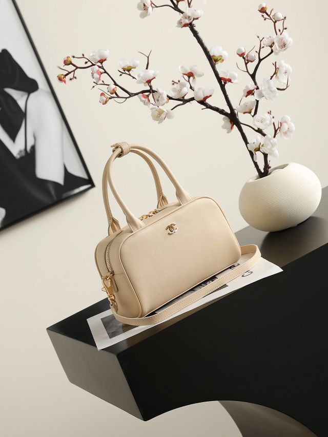 CC calfskin clutch with strap AP5528 beige