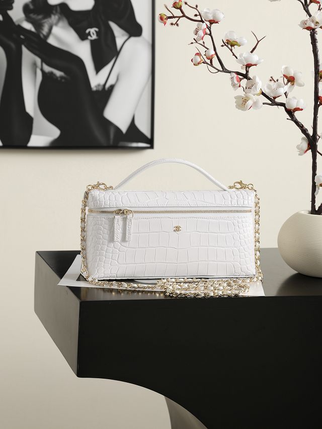 CC crocodile calfskin vanity with chain AP5438
