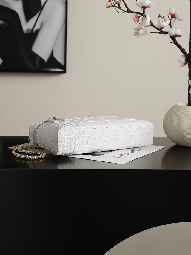 CC crocodile calfskin vanity with chain AP5438