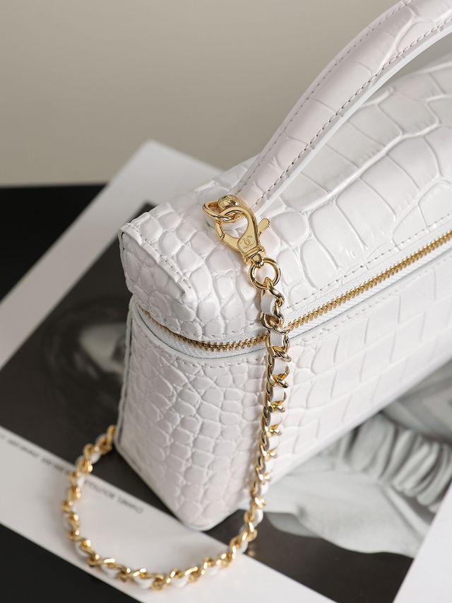CC crocodile calfskin vanity with chain AP5438