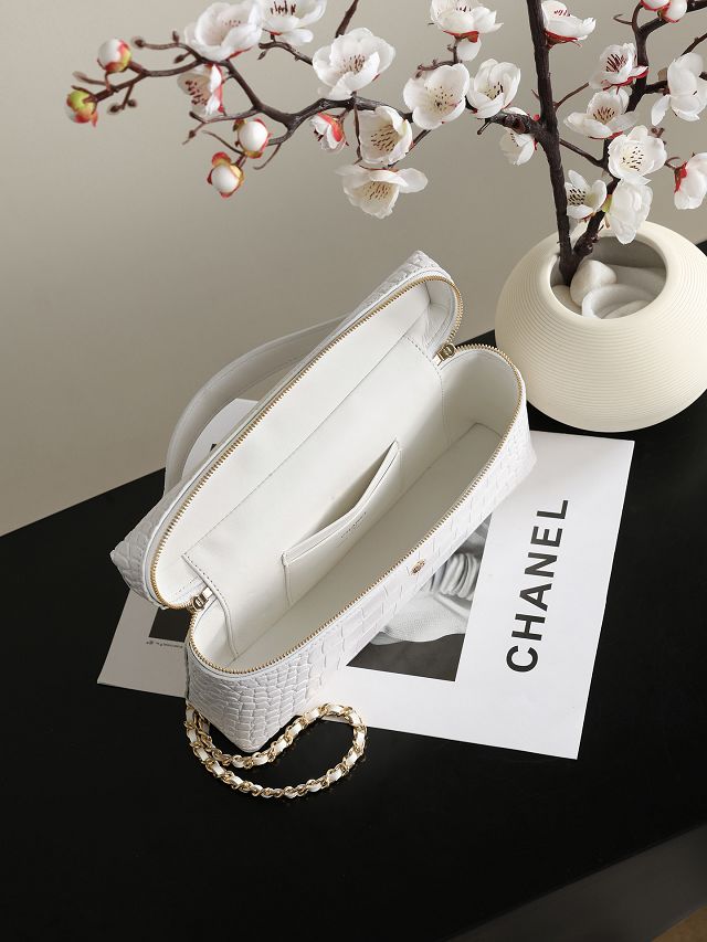 CC crocodile calfskin vanity with chain AP5438