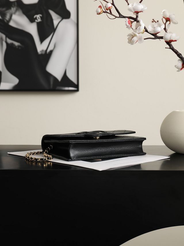 CC grained calfskin wallet on chain AP5455 black