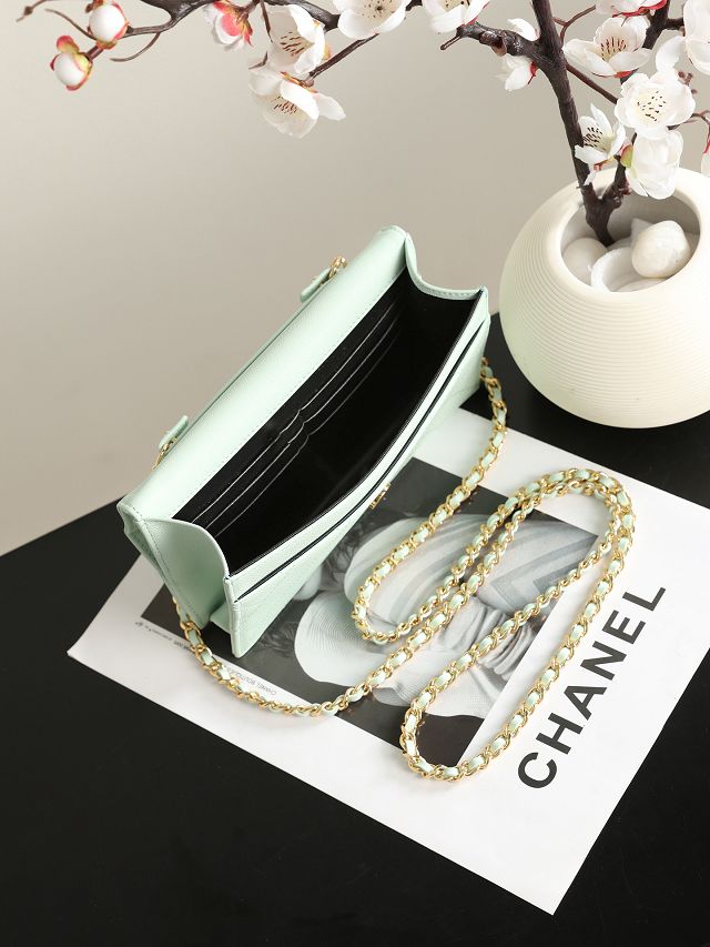CC grained calfskin wallet on chain AP5455 green