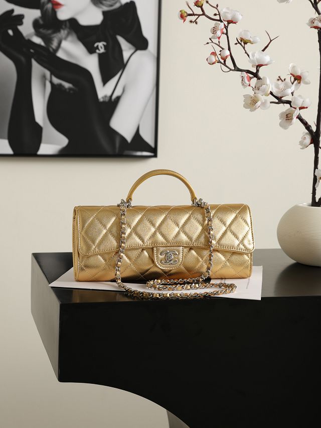 CC grained calfskin clutch with chain AP5280 gold
