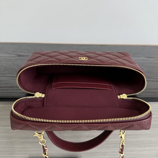 CC grained calfskin small vanity with chain AP5346 bordeaux