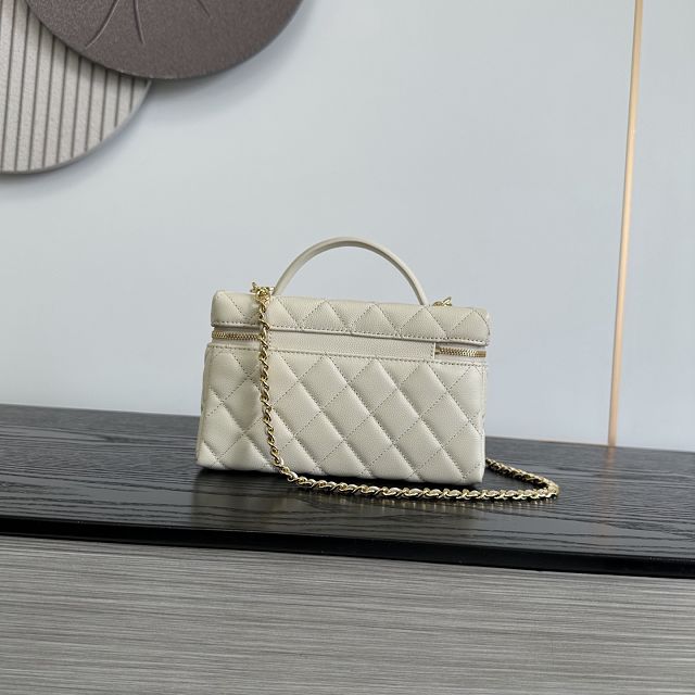 CC grained calfskin small vanity with chain AP5346 light beige