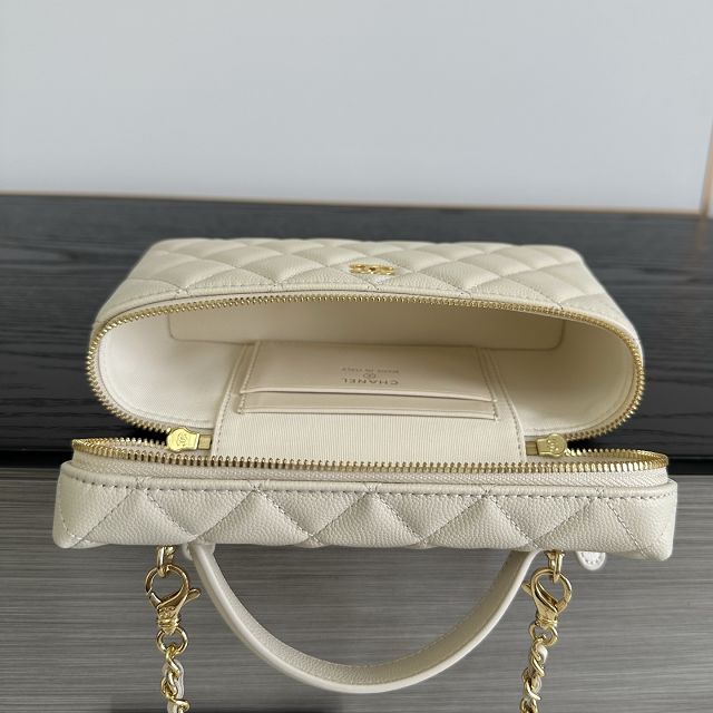 CC grained calfskin small vanity with chain AP5346 light beige