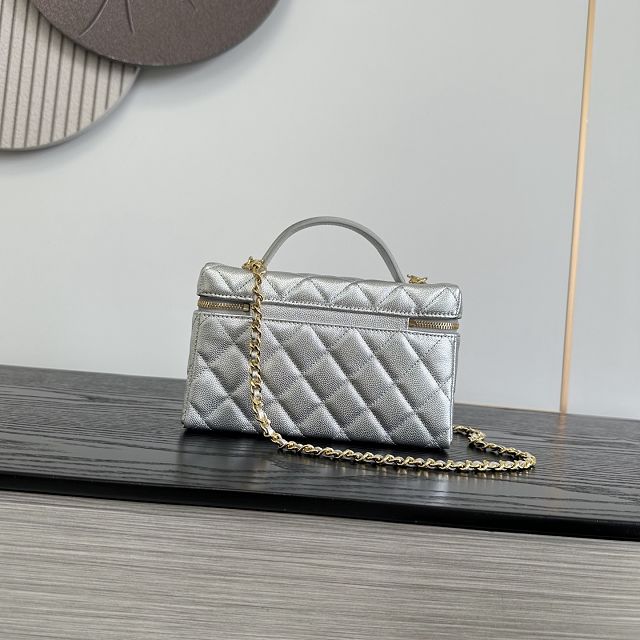CC grained calfskin small vanity with chain AP5346 silver